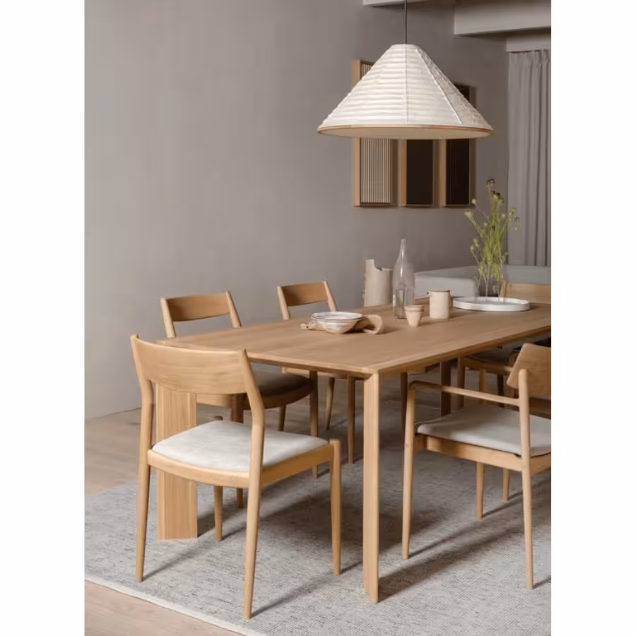 Nâng Cấp Không Gian Bếp Với Bàn Ăn Gỗ Tràm