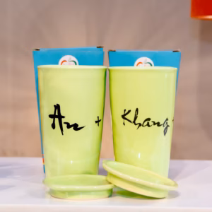 Alternative view of Cặp Ly sứ cao cấp Ceramic 450ml nắp sứ khắc tên (màu ngẫu nhiên)