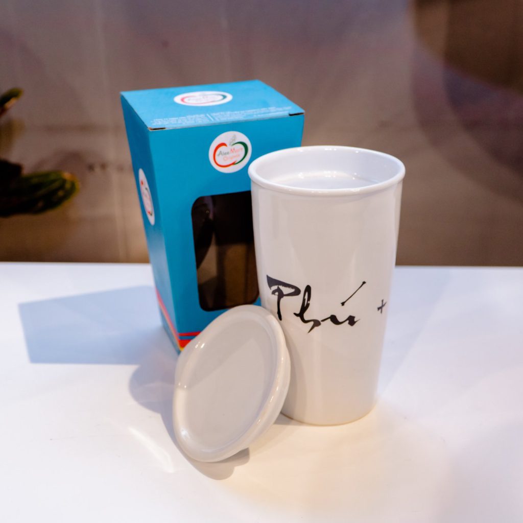 Ly sứ cao cấp Ceramic 450ml nắp sứ khắc tên