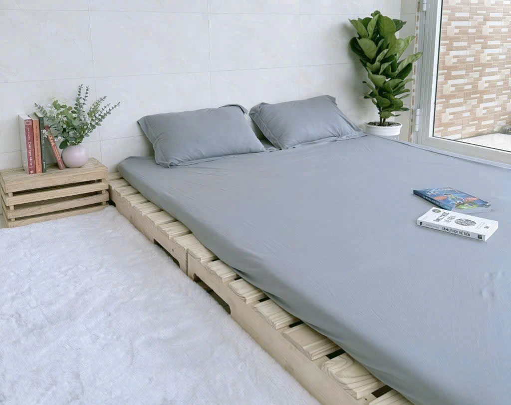 Chỉ với một vài tấm pallet, bạn đã có thể biến căn phòng bình thường thành một không gian sống đậm chất nghệ Chỉ với một vài tấm pallet, bạn đã có thể biến căn phòng bình thường thành một không gian sống đậm chất nghệ