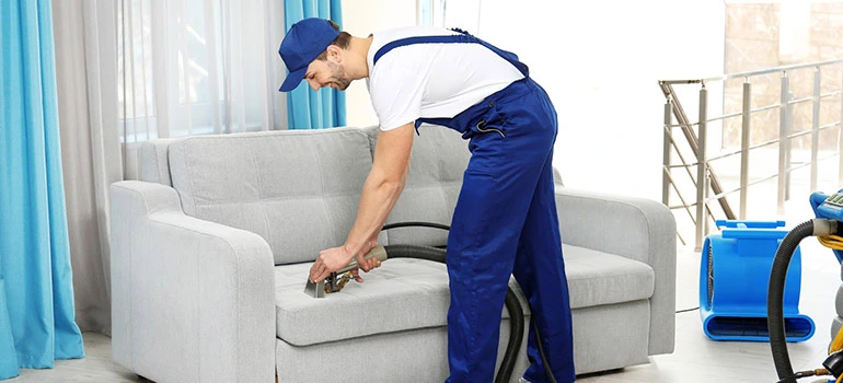 Vệ Sinh Ghế Sofa Định Kỳ