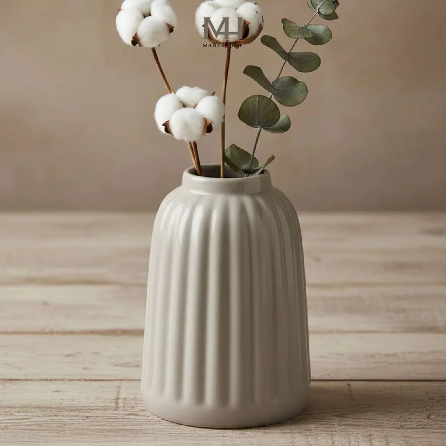 Bình hoa sứ Aionna trang trí decor họa tiết sọc Made4Home