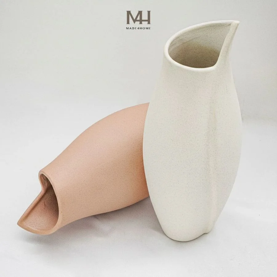 Bình hoa gốm sứ Nora trang trí decor dáng lượn sóng Made4Home – Kích thước 32x8cm