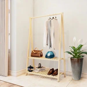 Kinh Nghiệm Chọn Giá Treo Quần Áo Gỗ Cho Gia Đình