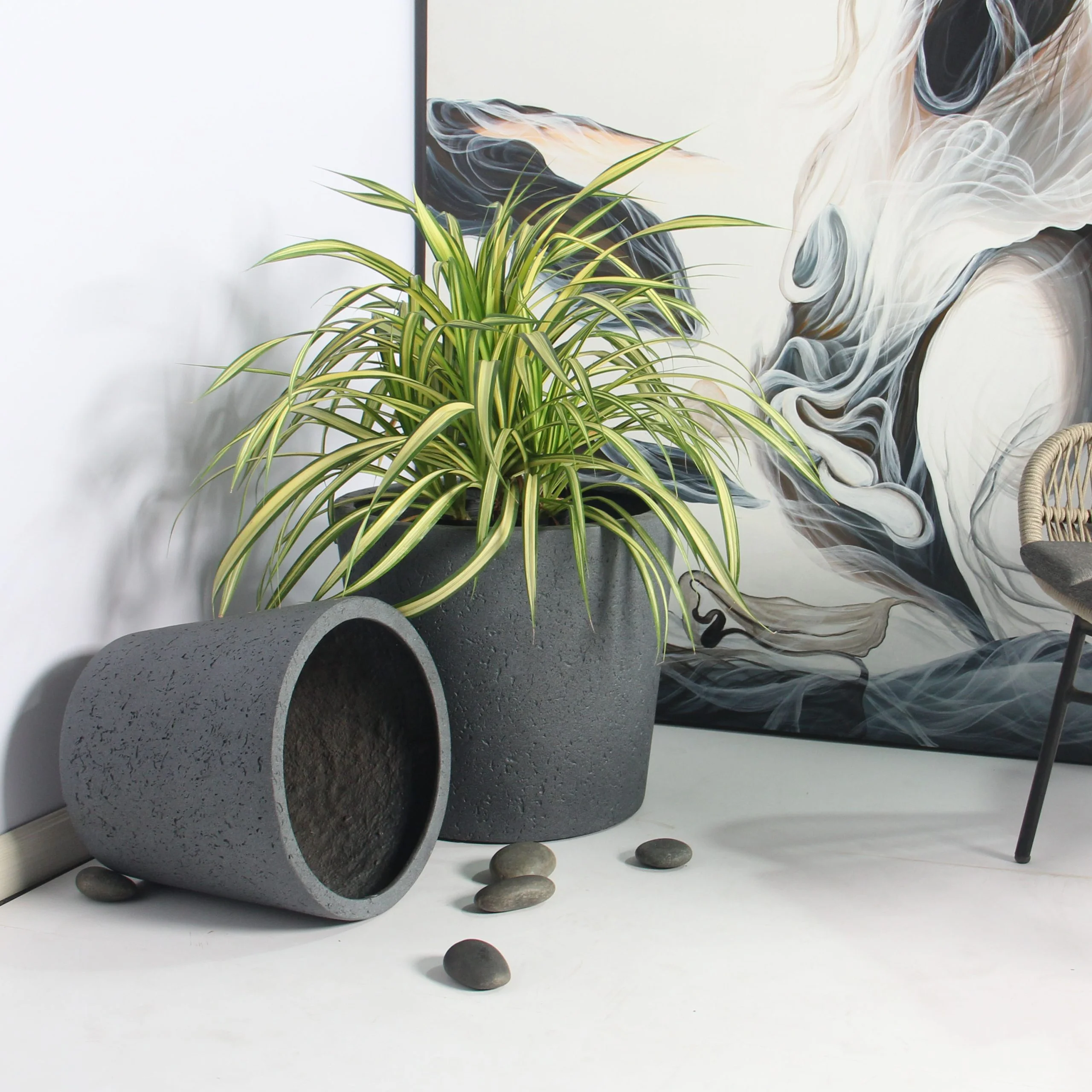 Rugen Cylindrical Round Poly Planter (Set Of 2) – Dark Grey
